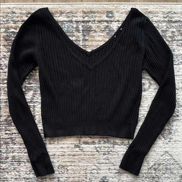 Black Ribbed V-Neck Sweater - Picture 1 of 2